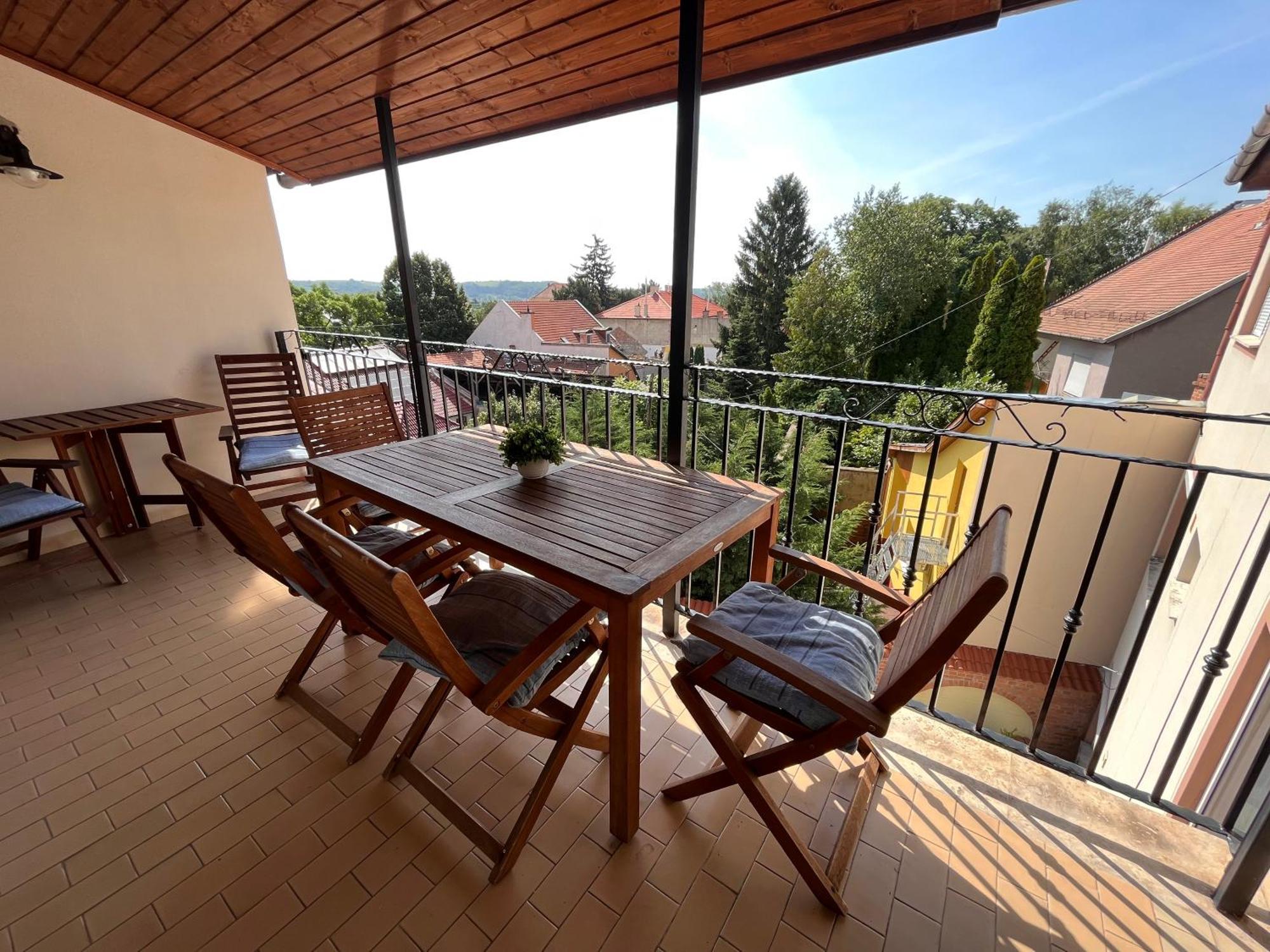 Pacsirta Apartman Grand Eger Exterior photo