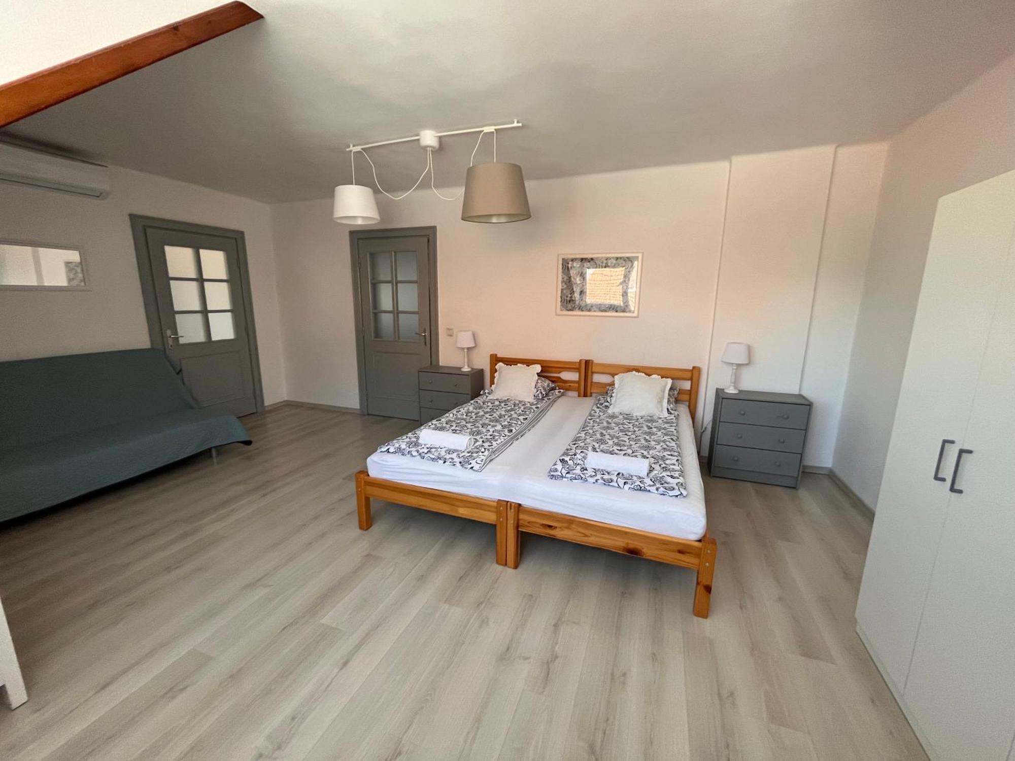 Pacsirta Apartman Grand Eger Exterior photo